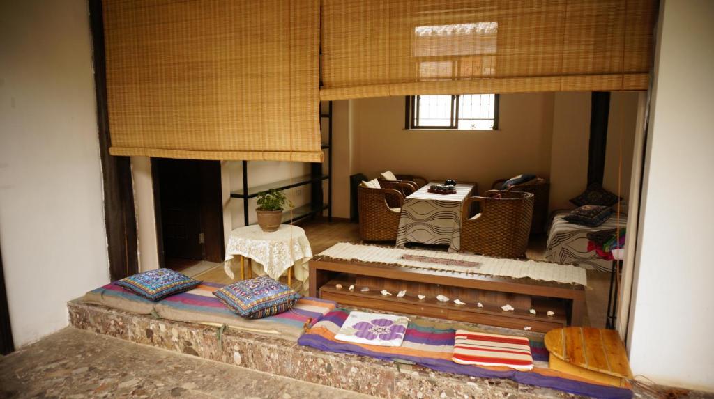 Lijiang Wangjia Courtyard Inn Экстерьер фото