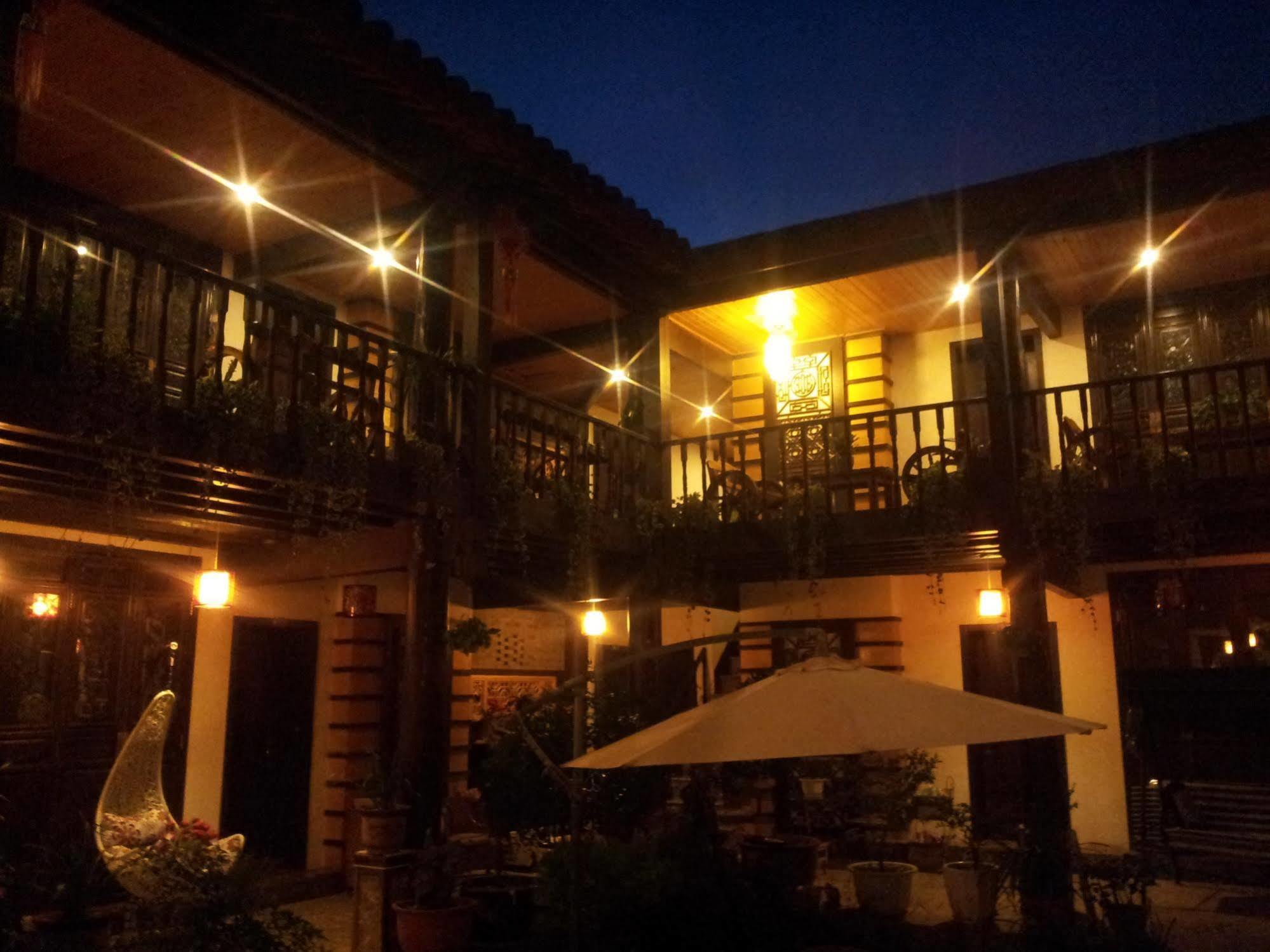 Lijiang Wangjia Courtyard Inn Экстерьер фото
